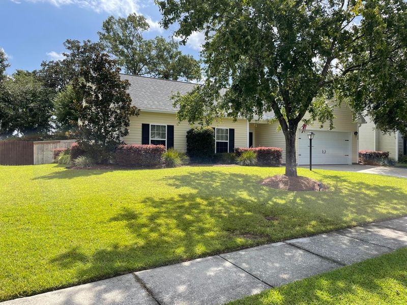 120 Pleasant Hill Dr, Goose Creek, SC 29445