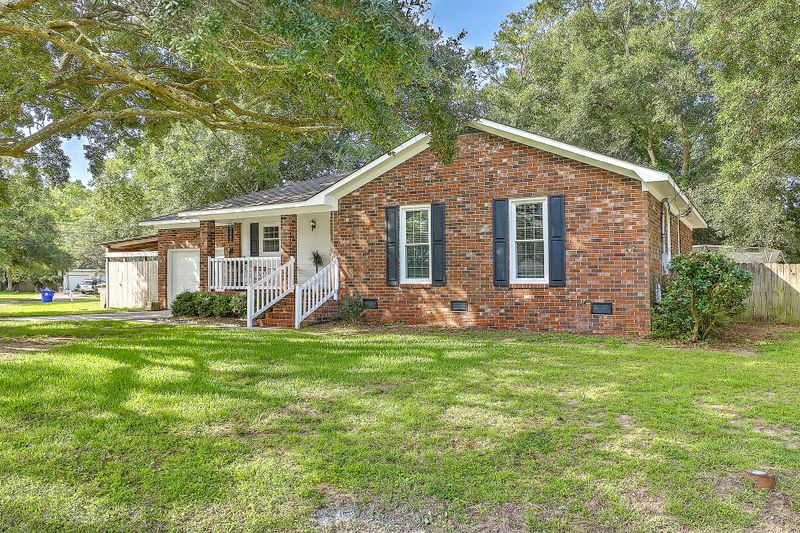 1235 Cornwallis Dr, Charleston, SC 29412