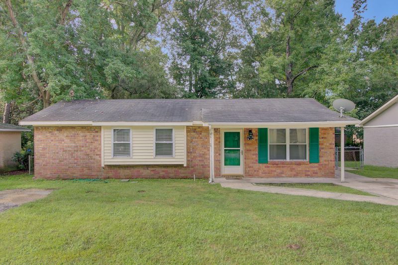 212 Barshay Dr, Summerville, SC 29483