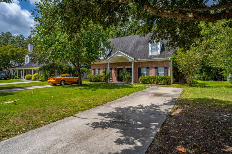 3208 Queensgate Way, Mount Pleasant, SC 29466