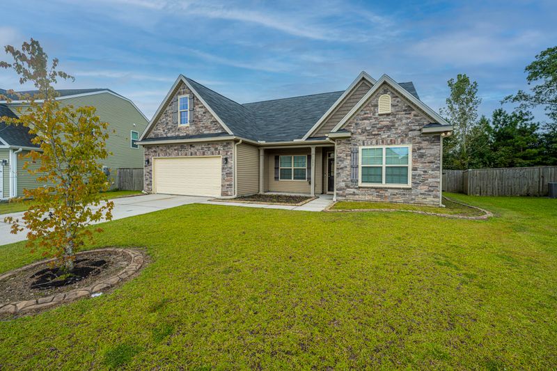 177 Weeping Cypress Dr, Moncks Corner, SC 29461