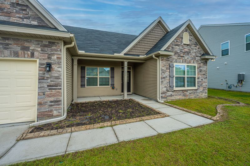 177 Weeping Cypress Dr, Moncks Corner, SC 29461