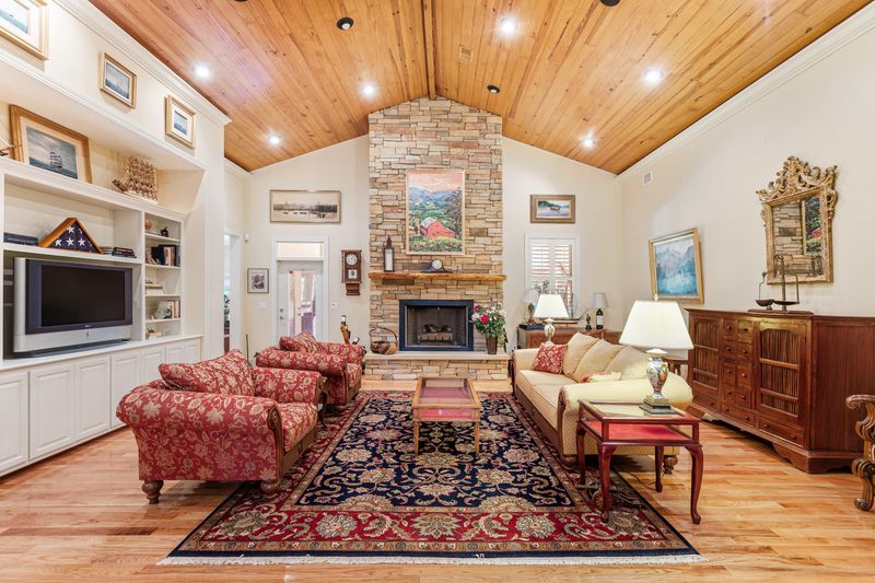 1056 River Rd, Johns Island, SC 29455