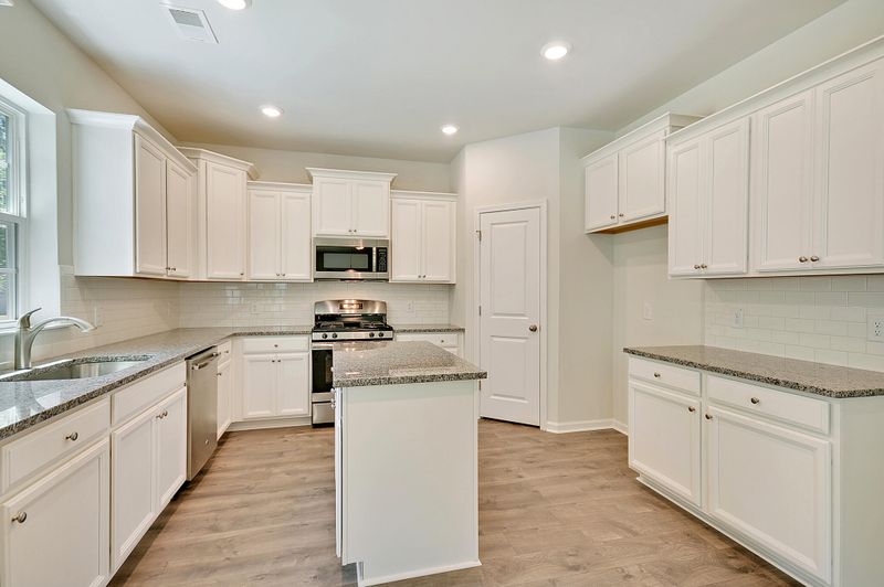 276 Woodland Oak Way, Summerville, SC 29485