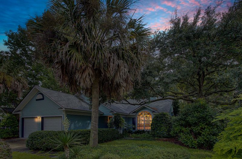 2001 Arundel Pl, Mount Pleasant, SC 29464