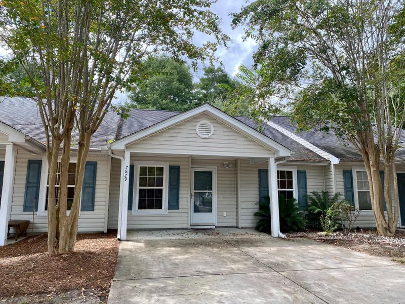 7879 Park Gate Dr, North Charleston, SC 29418