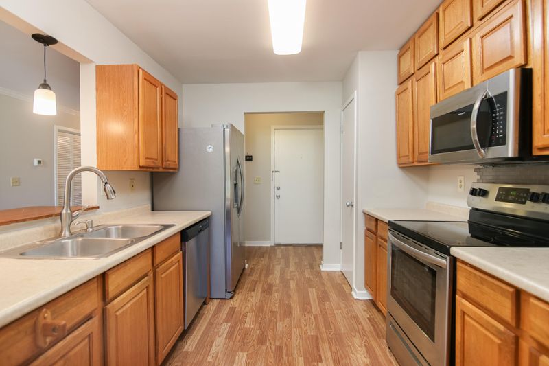 2311 Tall Sail Dr #E, Charleston, SC 29414