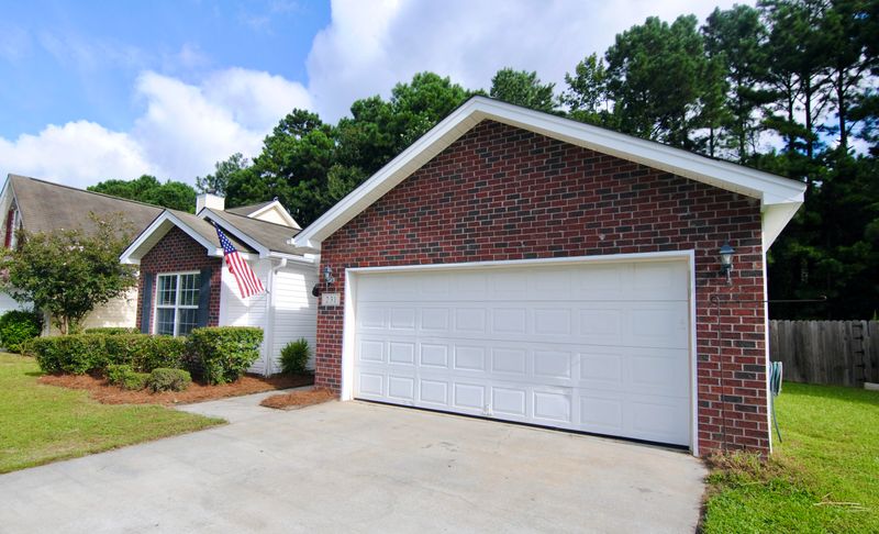 231 Everwood Ct, Moncks Corner, SC 29461