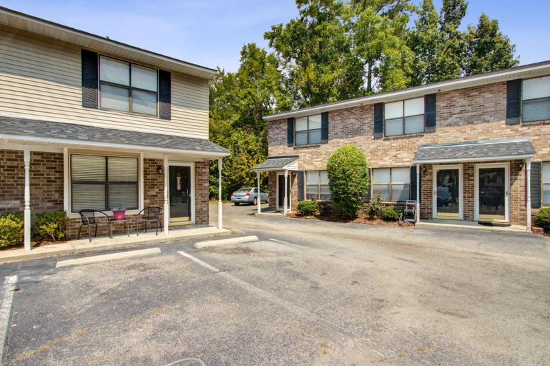 6244 Lucille Dr #162-D, North Charleston, SC 29406