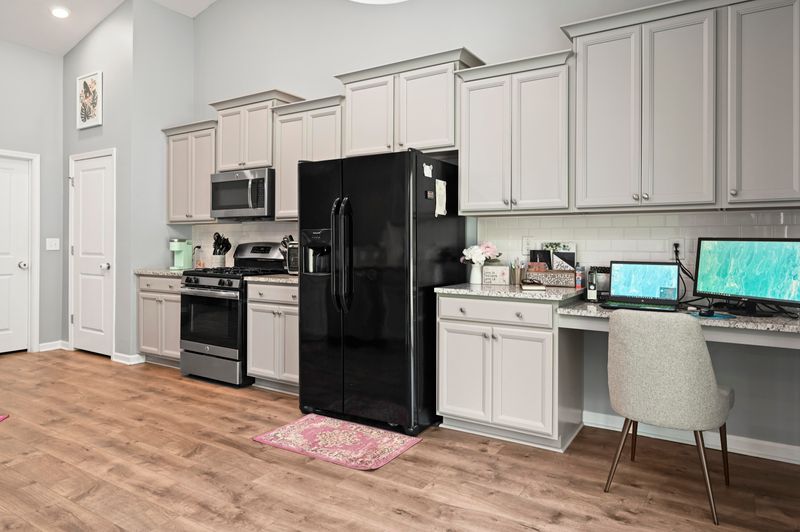 697 Redbud Ln, Summerville, SC 29486