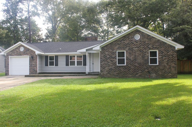 405 Carolina Cir, Ladson, SC 29456