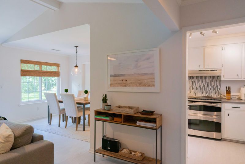 1039 Kingswood Dr, Charleston, SC 29412