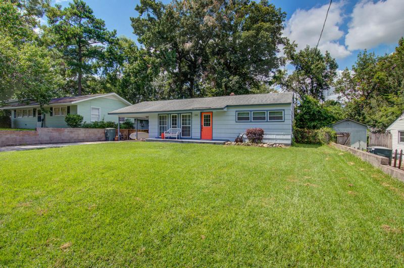 1116 Mount Batten Dr, Hanahan, SC 29410