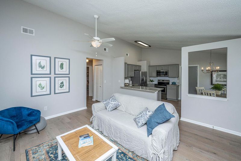 130 Lancashire Rd, Summerville, SC 29486