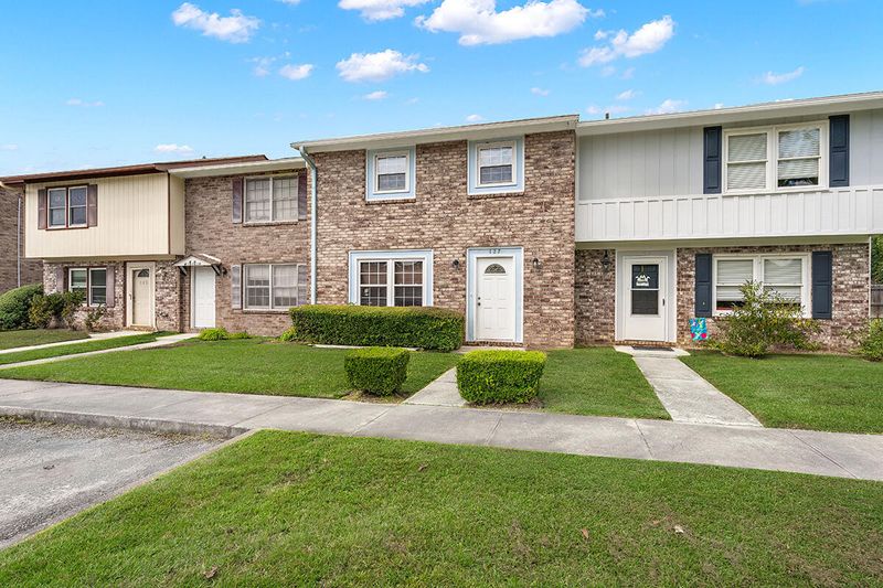 127 Brush Blvd, Goose Creek, SC 29445