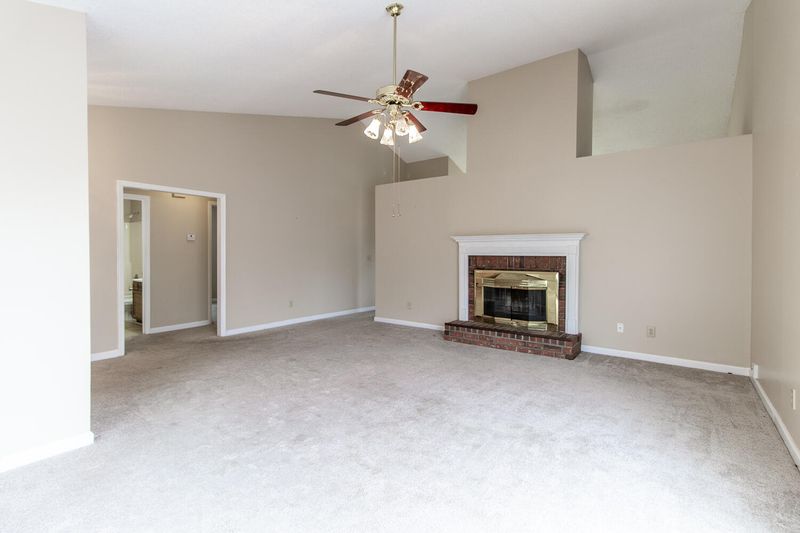 209 Ibis Ln, Goose Creek, SC 29445