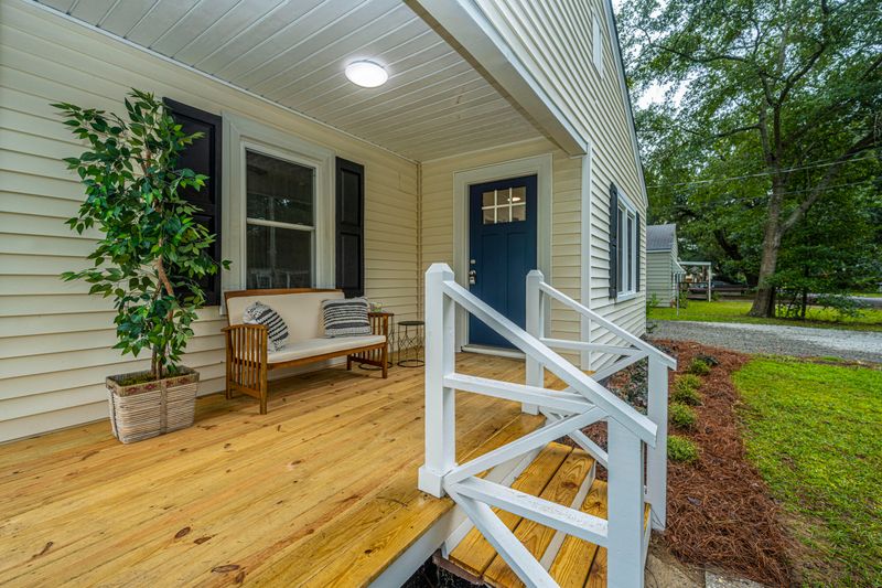 1224 Burke St, Hanahan, SC 29410