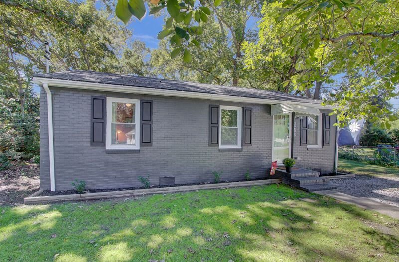 2208 Doris Dr, Charleston, SC 29414