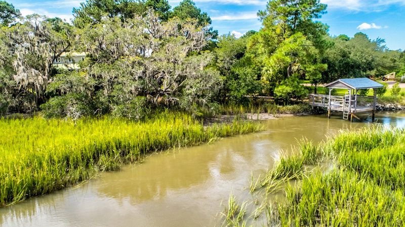 7649 Blue House Ln, Edisto Island, SC 29438