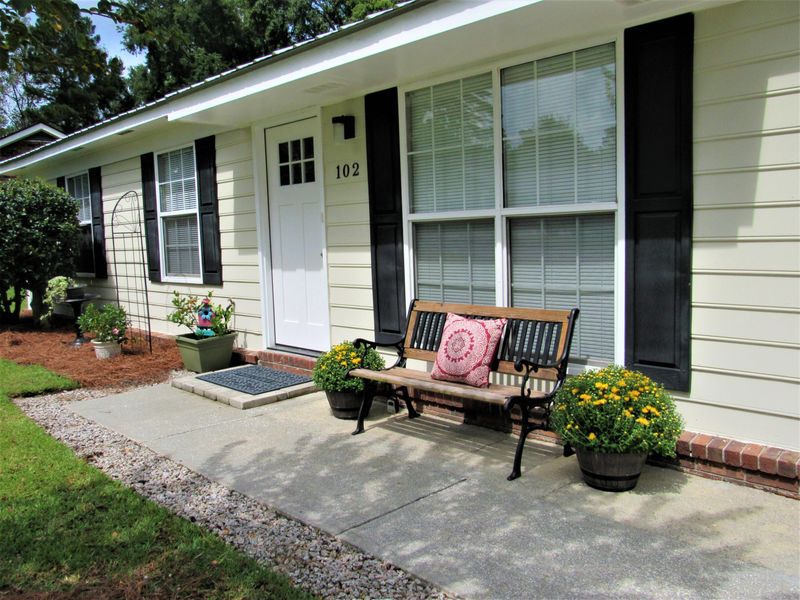 102 Lisa Dr, Summerville, SC 29485