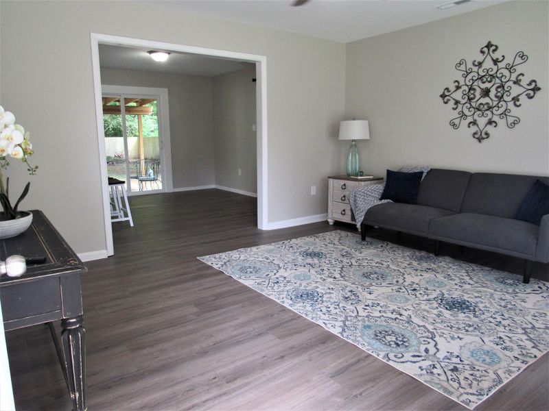 102 Lisa Dr, Summerville, SC 29485