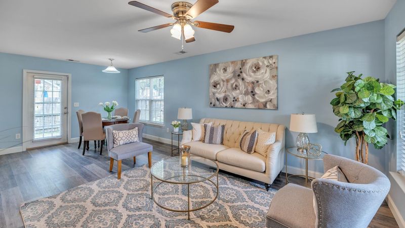 105 Richmond Ct, Hanahan, SC 29410