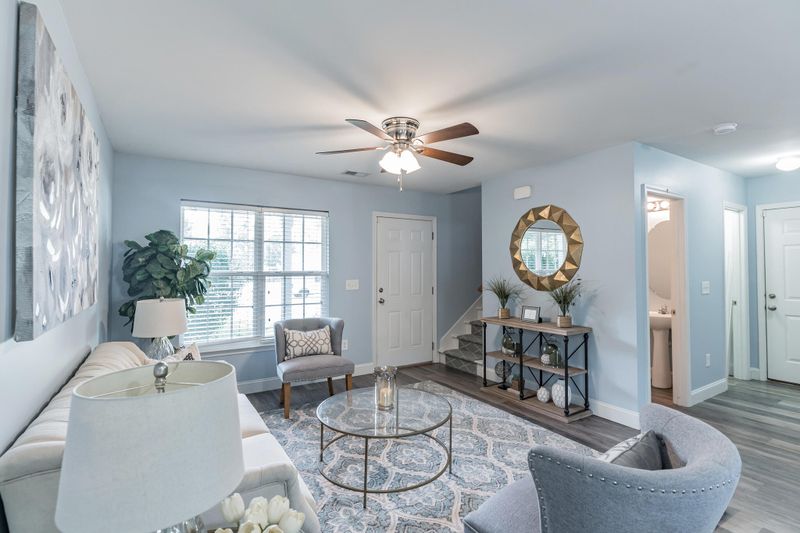 105 Richmond Ct, Hanahan, SC 29410