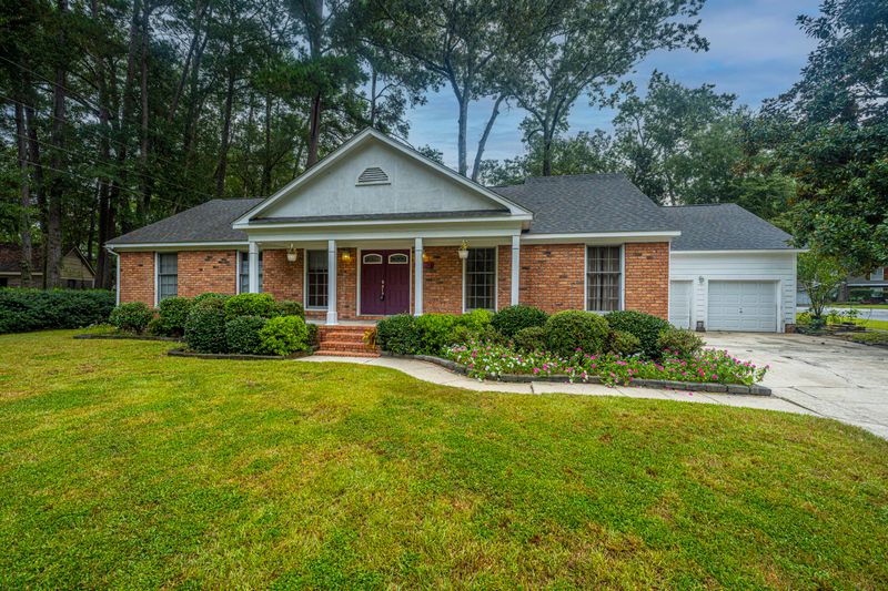 103 Runnymede Ln, Summerville, SC 29485