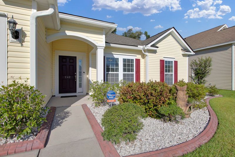 242 Mayfield Dr, Goose Creek, SC 29445