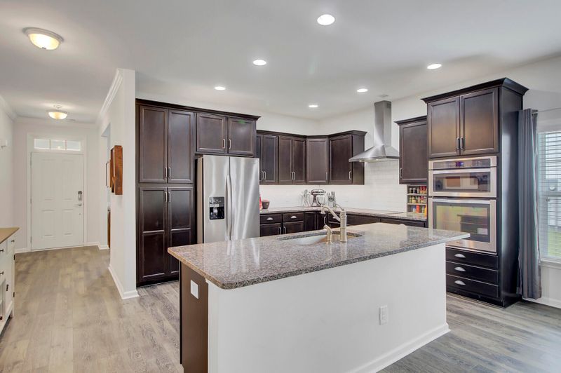 154 Longdale Dr, Summerville, SC 29483