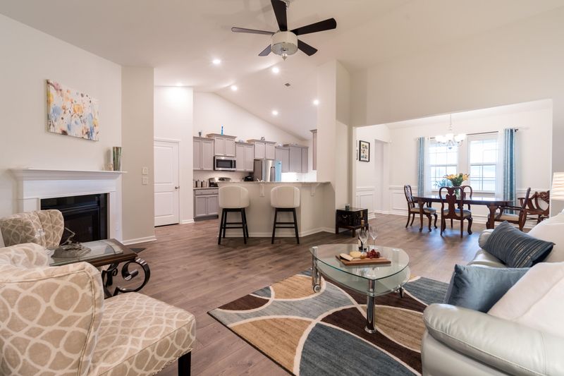 701 Redbud Ln, Summerville, SC 29486