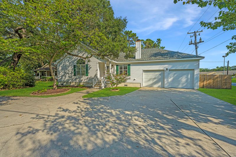 845 Fort Johnson Rd, Charleston, SC 29412