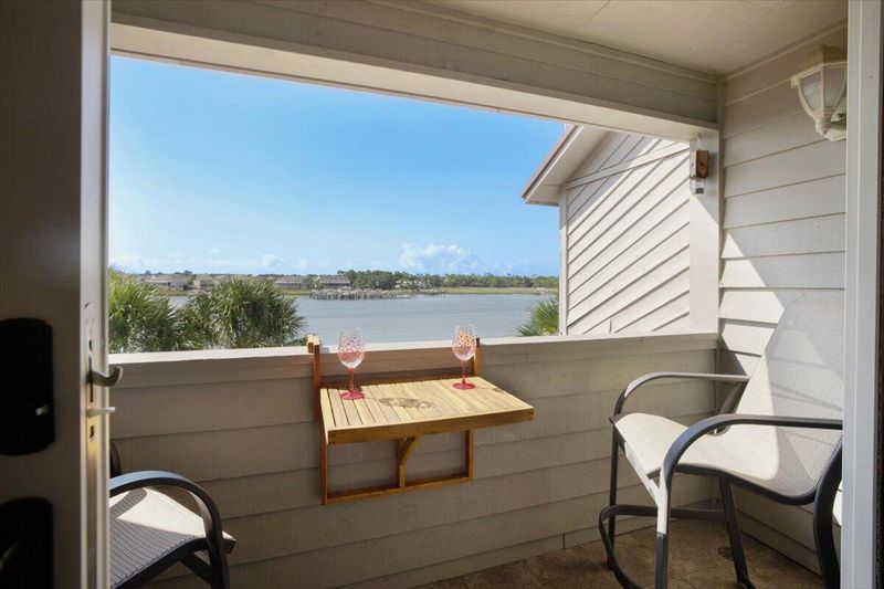 39 Mariners Cay Dr, Folly Beach, SC 29439
