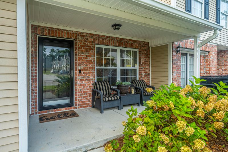 252 Buchanan Cir, Goose Creek, SC 29445