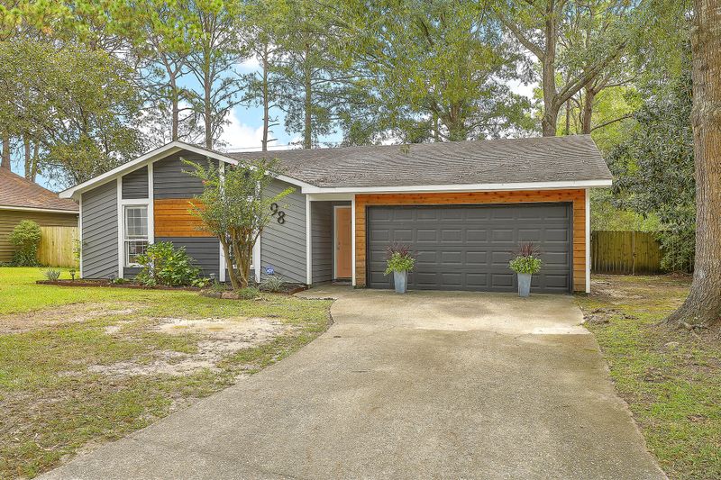 98 Peppertree Ln, North Charleston, SC 29420