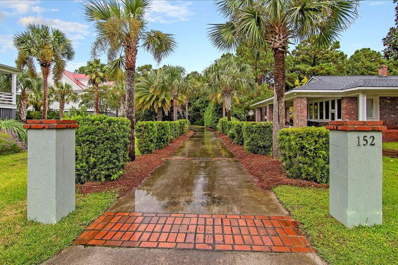 152 6th Ave, Mount Pleasant, SC 29464