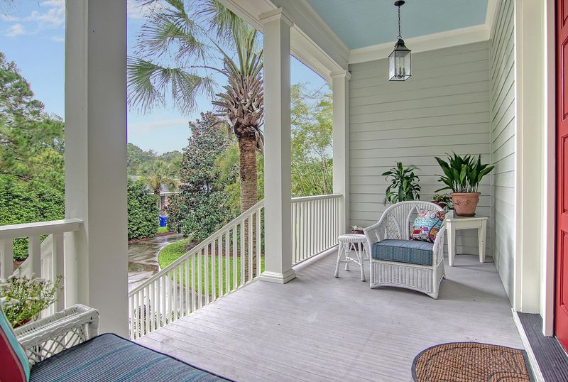 152 6th Ave, Mount Pleasant, SC 29464