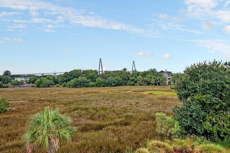 152 6th Ave, Mount Pleasant, SC 29464