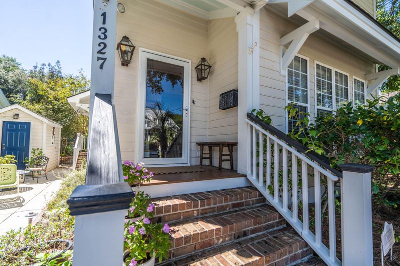 1327 Pherigo St, Mount Pleasant, SC 29464