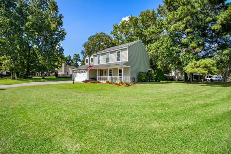 8224 Pleasant Ridge Dr, Charleston, SC 29420