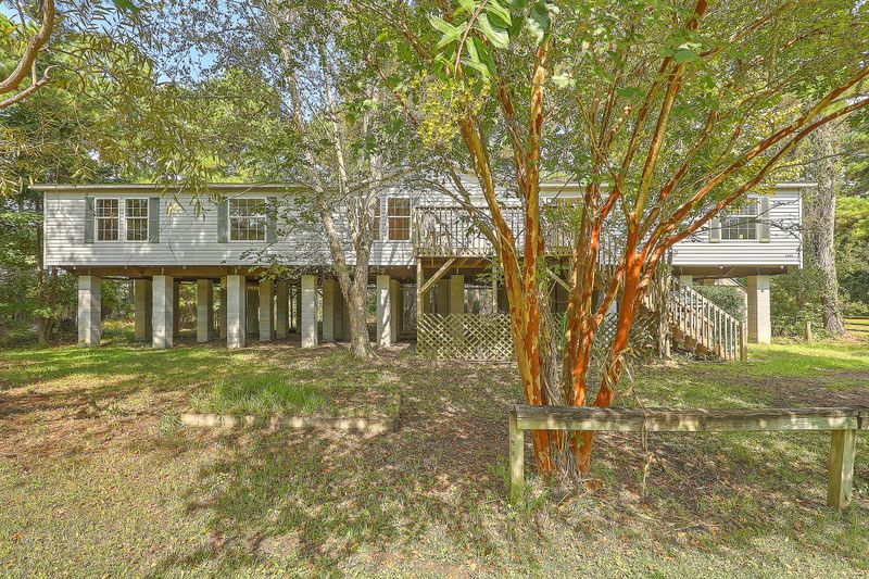 1588 Macoma Dr, Mount Pleasant, SC 29466