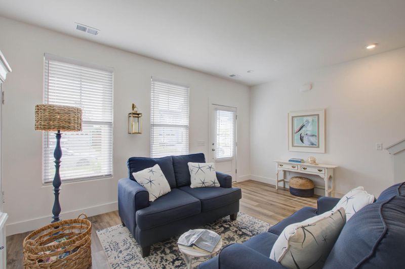 215 Winding Branch Dr, Summerville, SC 29486
