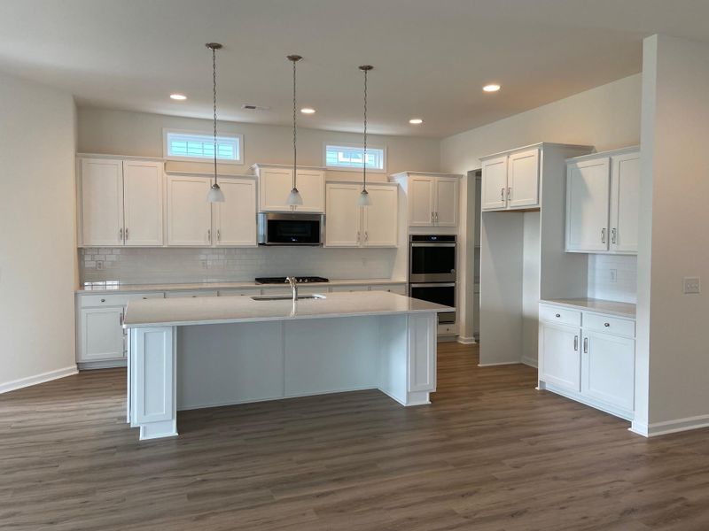 104 Glaze Dr, Summerville, SC 29483