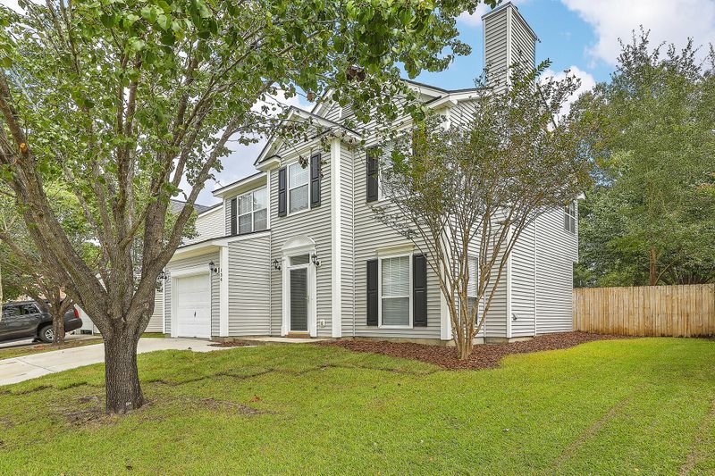 136 E Hartwick Ln, Goose Creek, SC 29445