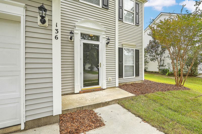 136 E Hartwick Ln, Goose Creek, SC 29445