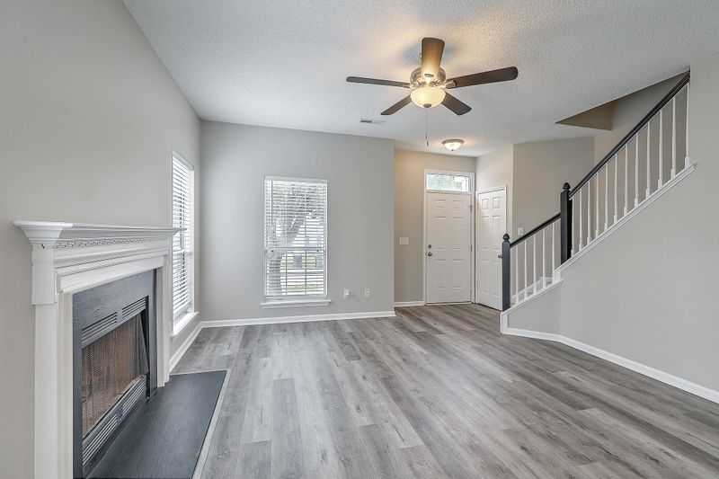 136 E Hartwick Ln, Goose Creek, SC 29445