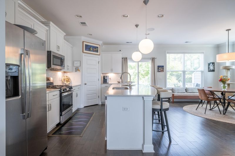 1541 Moss Spring Rd, Mount Pleasant, SC 29466