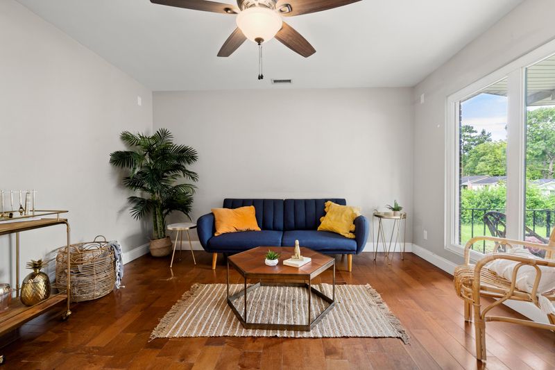 156 Giles Dr, Goose Creek, SC 29445