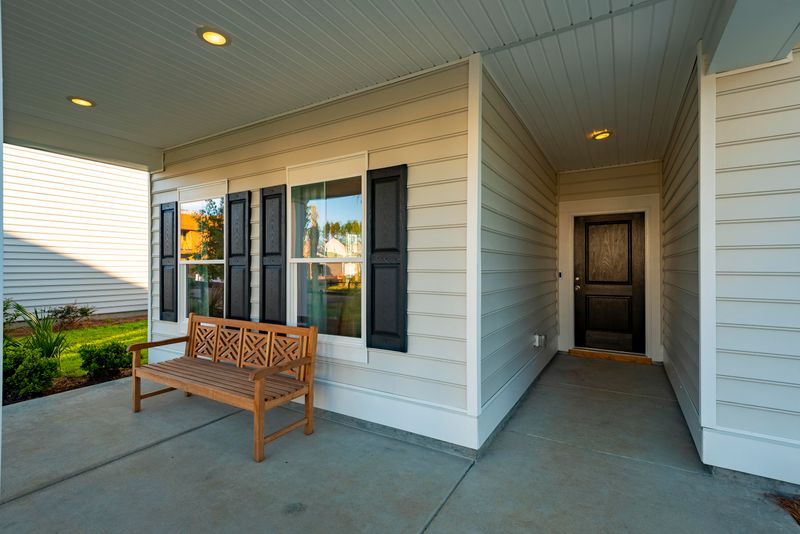 141 Red Bluff St, Summerville, SC 29483
