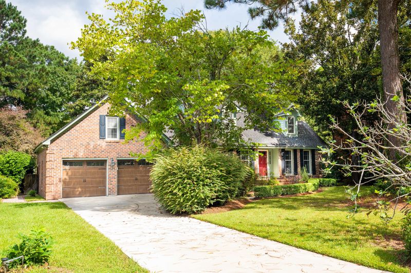 847 Law Ln, Mount Pleasant, SC 29464
